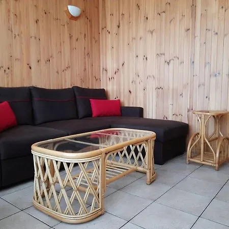 Feriehus Urokliwy Blisko Jeziora Zarnowieckiego, Nadole (Pomerania)