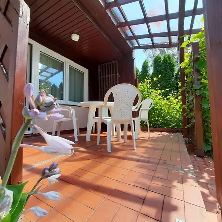 Feriehus Urokliwy Blisko Jeziora Zarnowieckiego, Nadole (Pomerania)