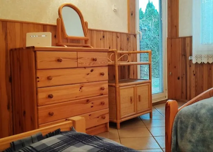 Urokliwy Blisko Jeziora Zarnowieckiego, Prázdninový dům *