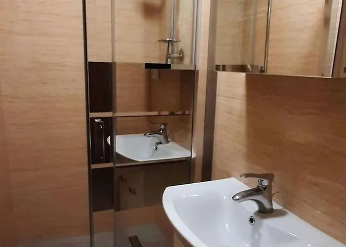 Urokliwy Blisko Jeziora Zarnowieckiego,