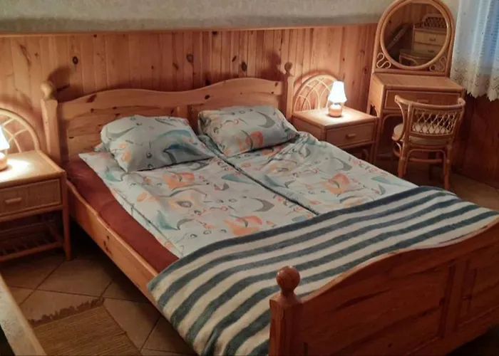 Urokliwy Blisko Jeziora Zarnowieckiego, Prázdninový dům *