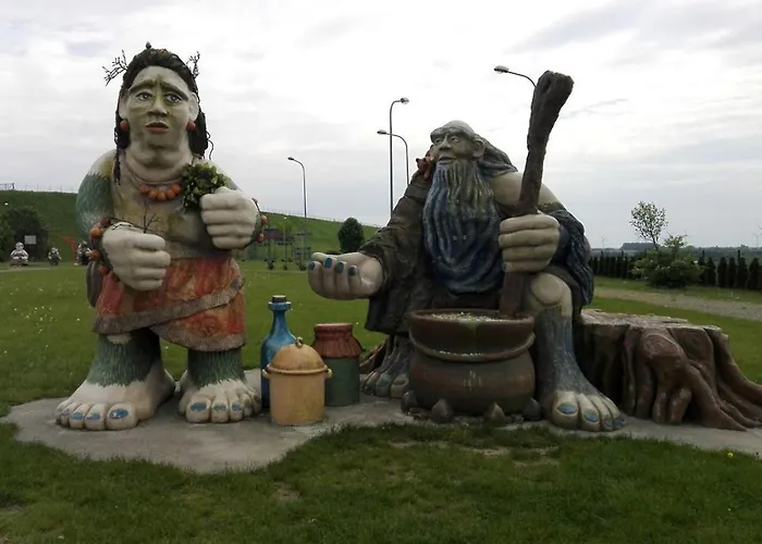 Urokliwy Blisko Jeziora Zarnowieckiego, * Nadole (Pomerania)